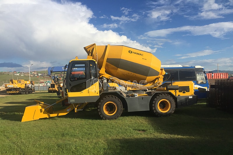 Self-loading concrete mixer and diesel concrete pump for sale